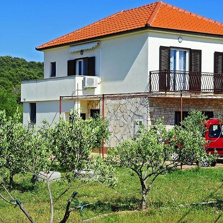 Apartments With A Parking Space Gornje Selo, Solta - 15545 Грохоте Экстерьер фото